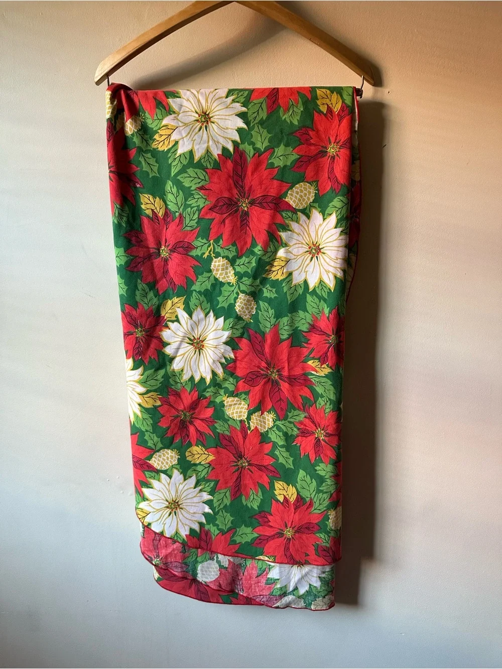 Oval Poinsettia Tablecloth
